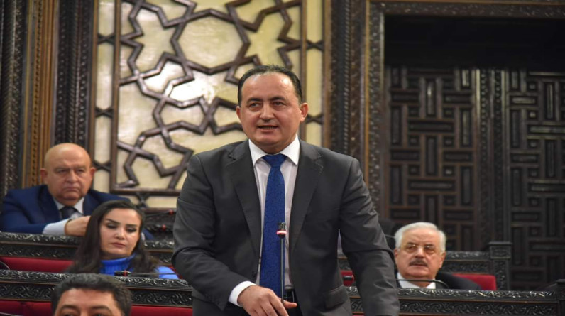 حوار مع النائب بمجلس الشعب السوري نضال مهنا حول موقف أمريكا اللا إنساني تجاه كارثة الزلزال في سورية